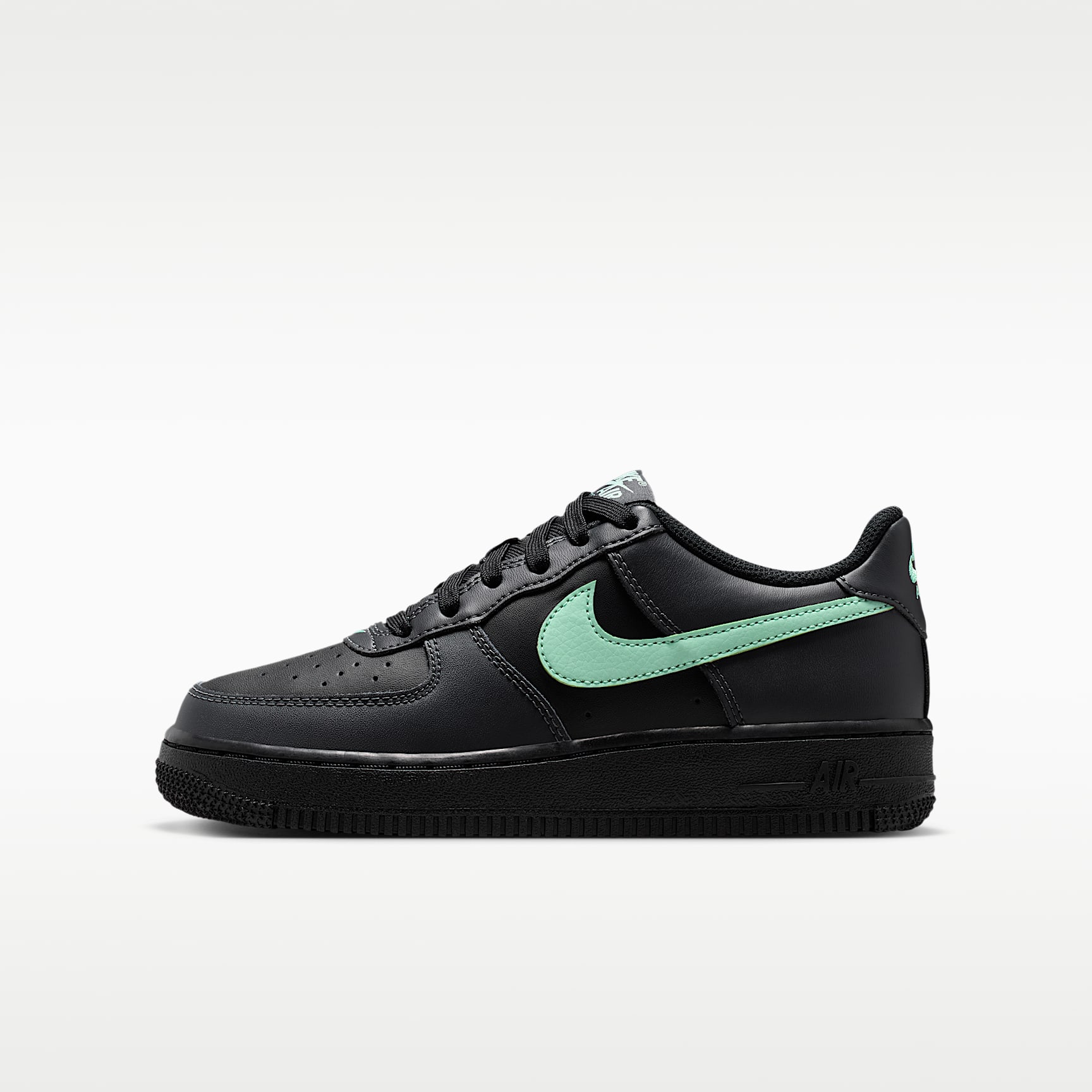 定価13750円　GS 24㎝　ナイキ　AIR FORCE 1　エアフォース1 NIKE公式】ナイキ エア フォース 1 ジュニアシューズ.オンラインストア